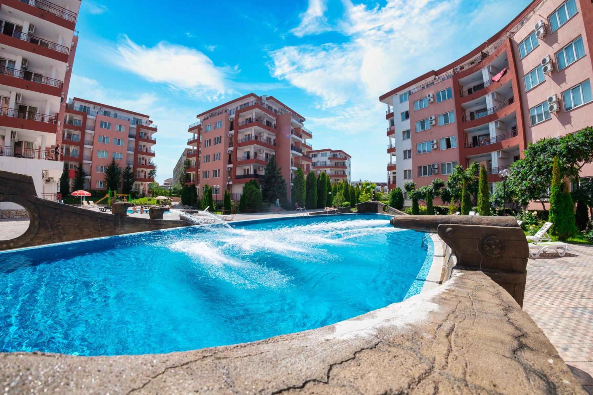 Privilege Fort Beach Apartments Sveti Vlas Exterior photo