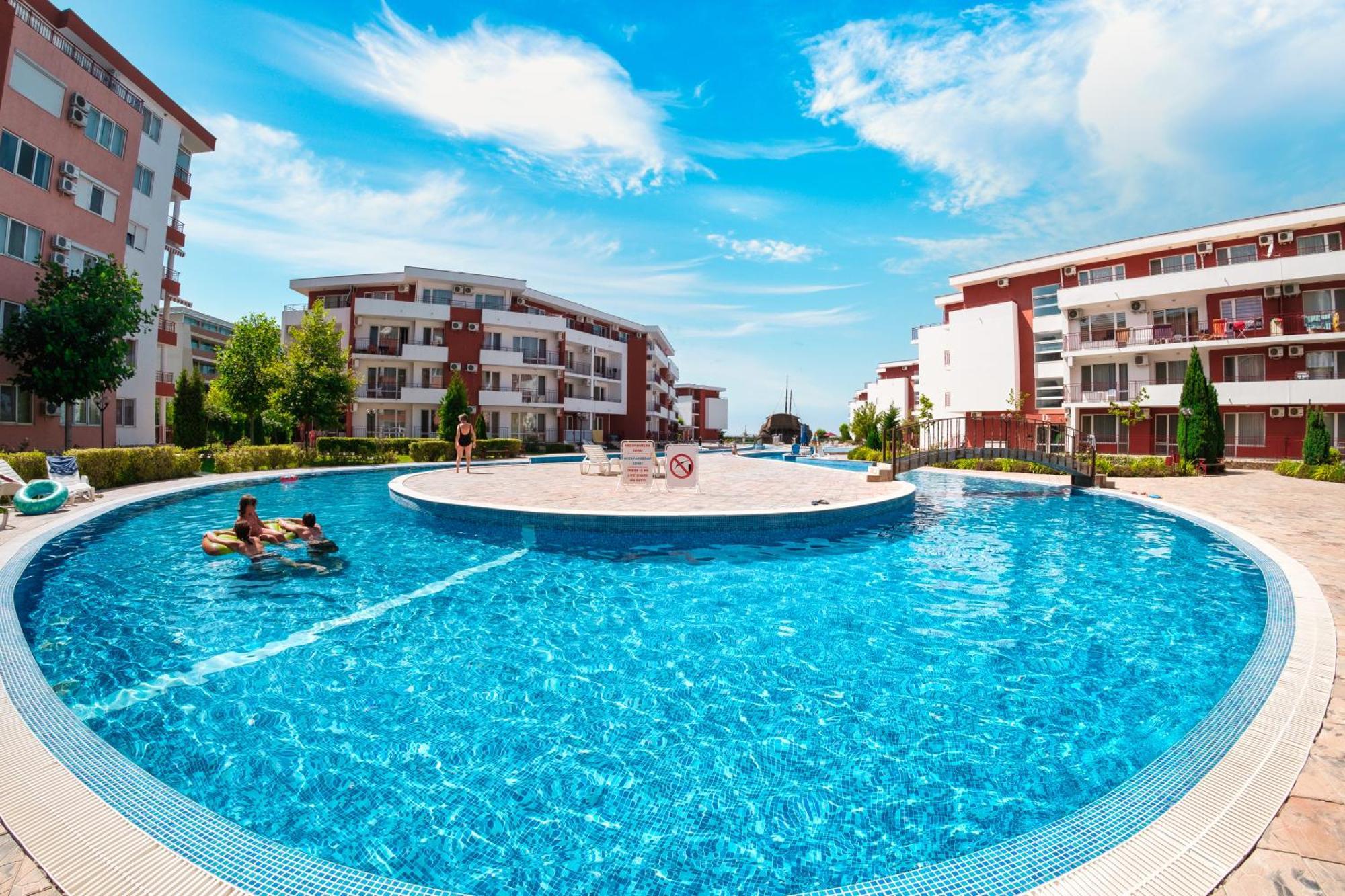 Privilege Fort Beach Apartments Sveti Vlas Exterior photo