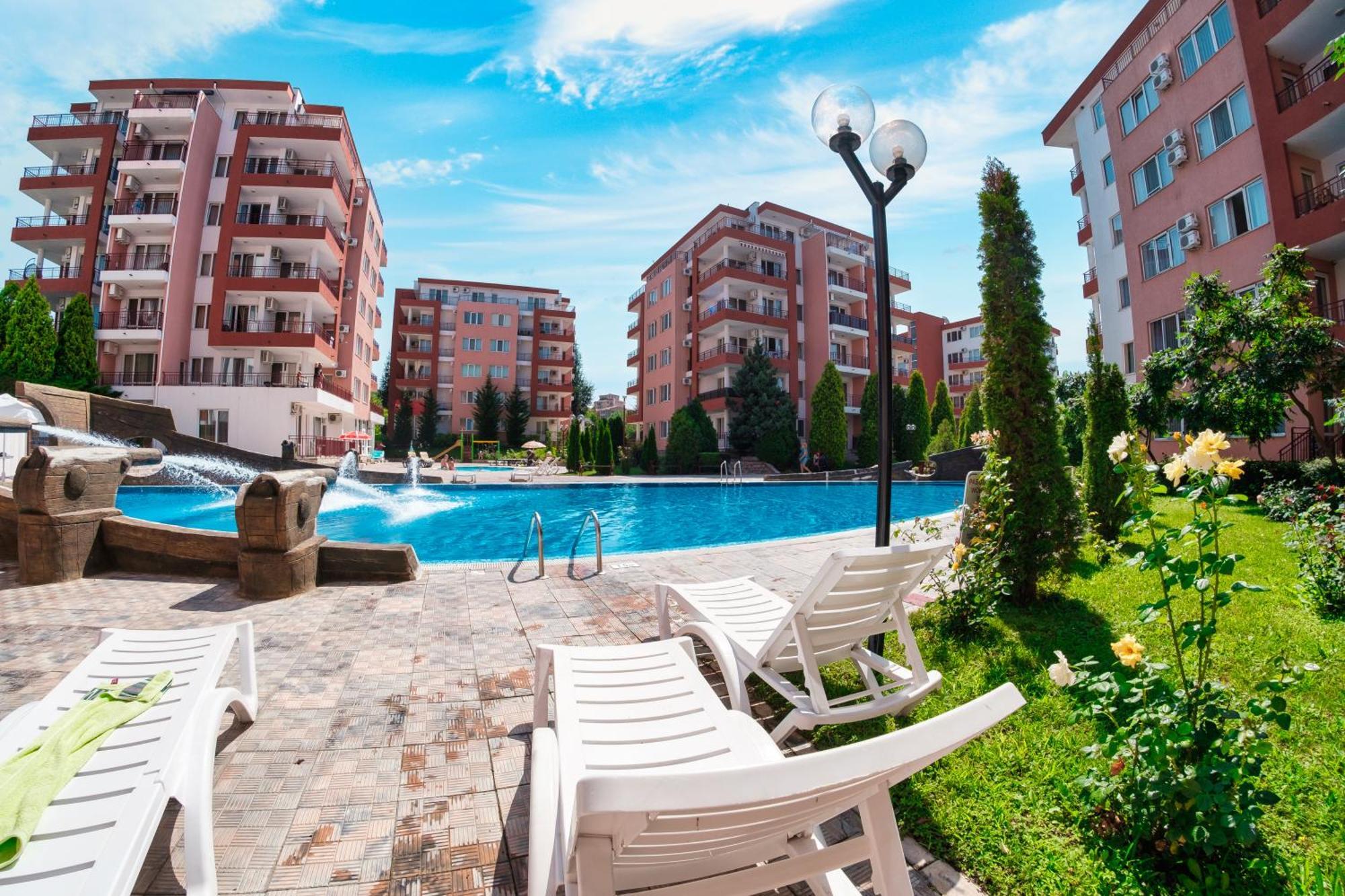 Privilege Fort Beach Apartments Sveti Vlas Exterior photo