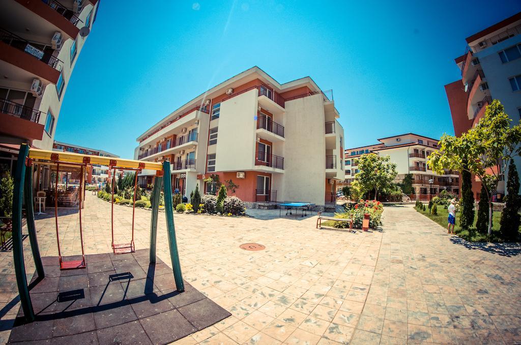 Privilege Fort Beach Apartments Sveti Vlas Exterior photo