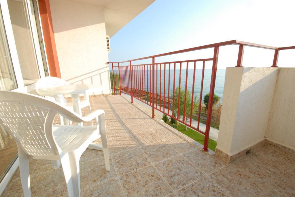 Privilege Fort Beach Apartments Sveti Vlas Exterior photo