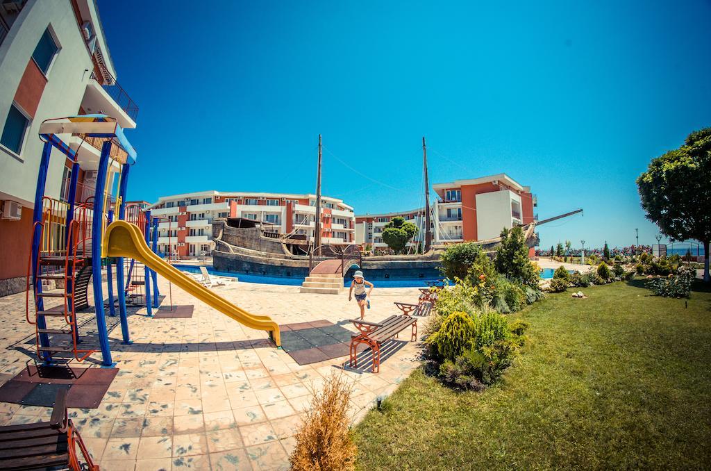 Privilege Fort Beach Apartments Sveti Vlas Exterior photo